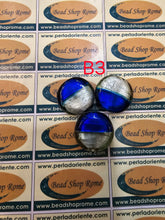 Load image into Gallery viewer, Silver Foil bicolours glass beads 2 cm / 1.8 x2.8 cm