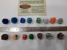 Load image into Gallery viewer, 5 Zig Zag Old Technique Beads 1,5 Small