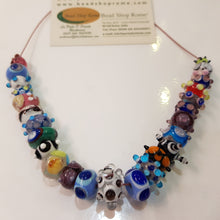 Load image into Gallery viewer, Dots Beads Course Step one .