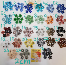 Load image into Gallery viewer, New Flowers 2 cm Old Technique Glass Beads