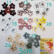 Load image into Gallery viewer, New Flowers 3 cm old Technique Glass Beads