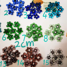 Load image into Gallery viewer, New Flowers 2 cm Old Technique Glass Beads