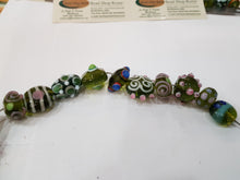 Load image into Gallery viewer, Green Lampwork 10 beads Coll/ O
